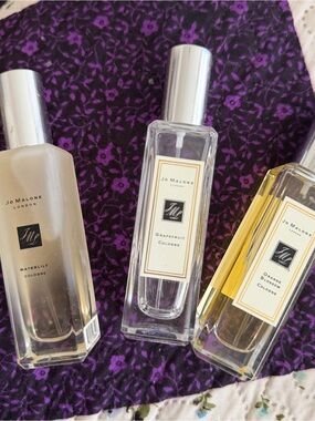 Jo Malone cologne set on purple
Price firm
